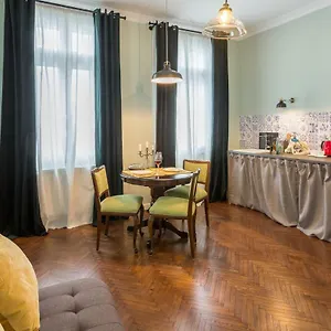 Good Living *** Bukarest