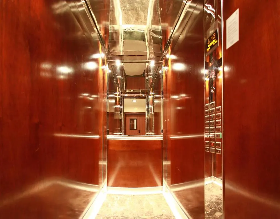 Monte Carlo Palace Suites Bukarest 4*,